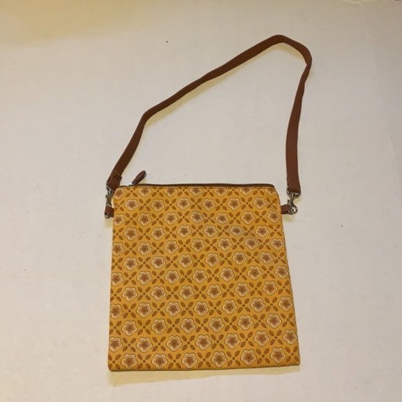 Longaberger Yellow and Brown Travel Bag Set - Picture 4 of 9